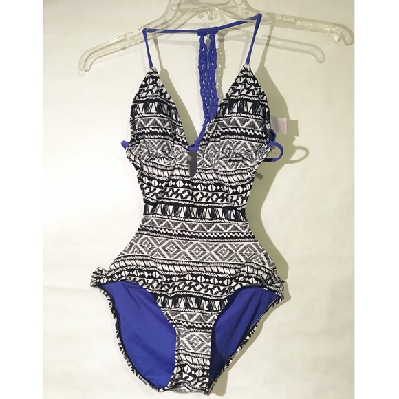One piece bathing suit - Picture 1 of 3